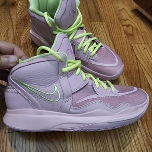 Nike Kyrie NWOT